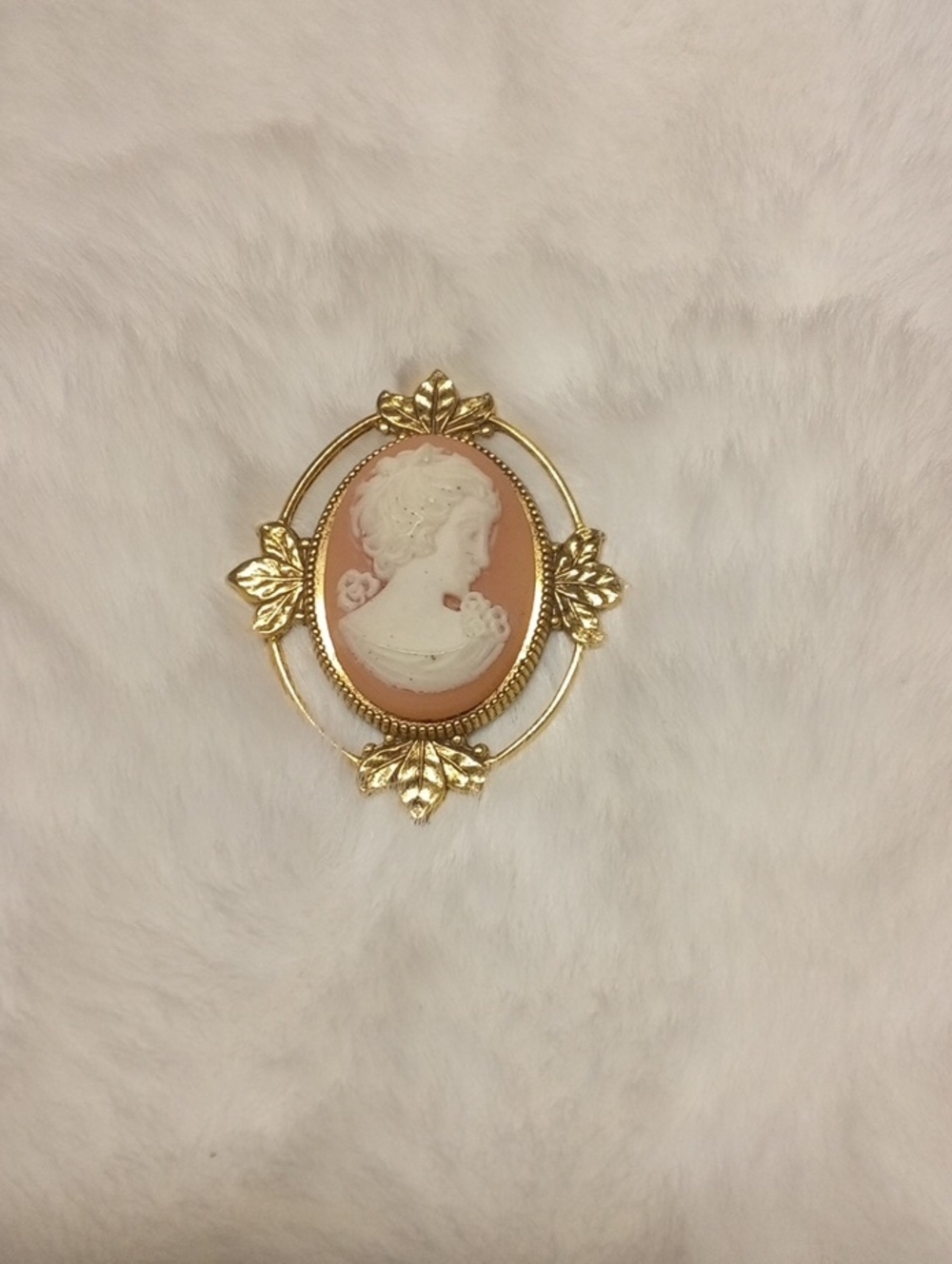 Vintage Pink Lady CAMEO Brooch Pin Gold Tone